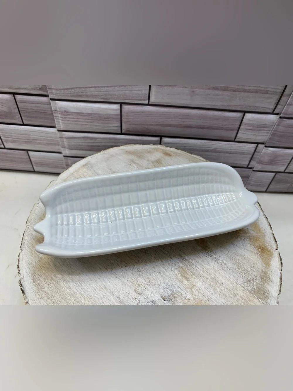 Le Creuset ❤️Sweet Corn Dish white NWT**